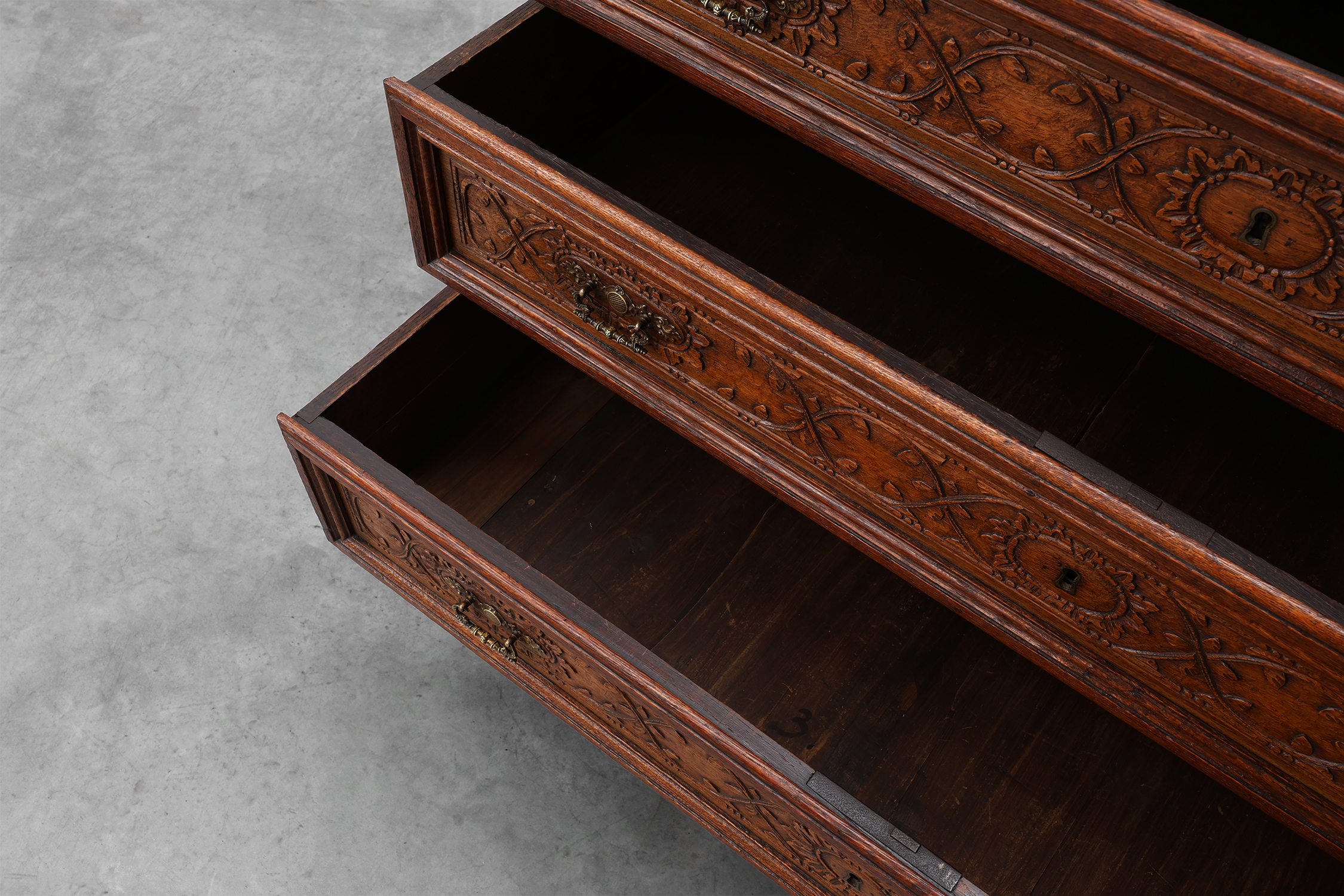 Italian Renaissance Oak Chest of Drawers, 17th Centurythumbnail